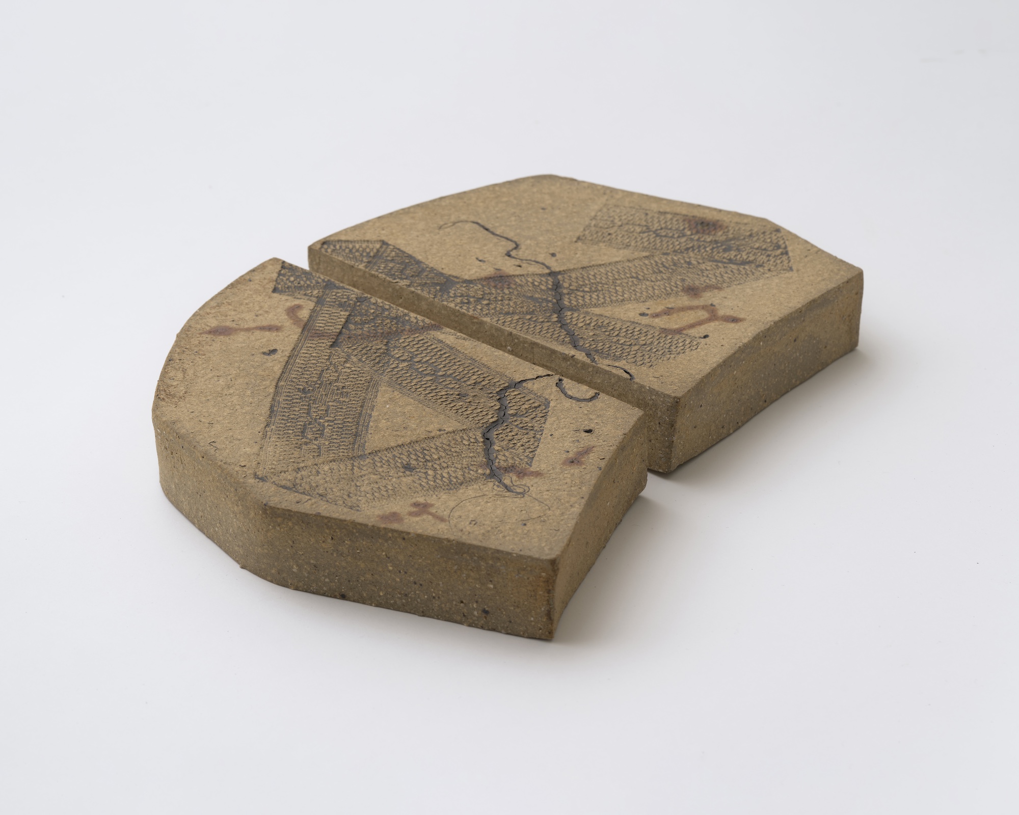 Jeong In Weon, apart, 2024, ceramics, 18x22x4cm