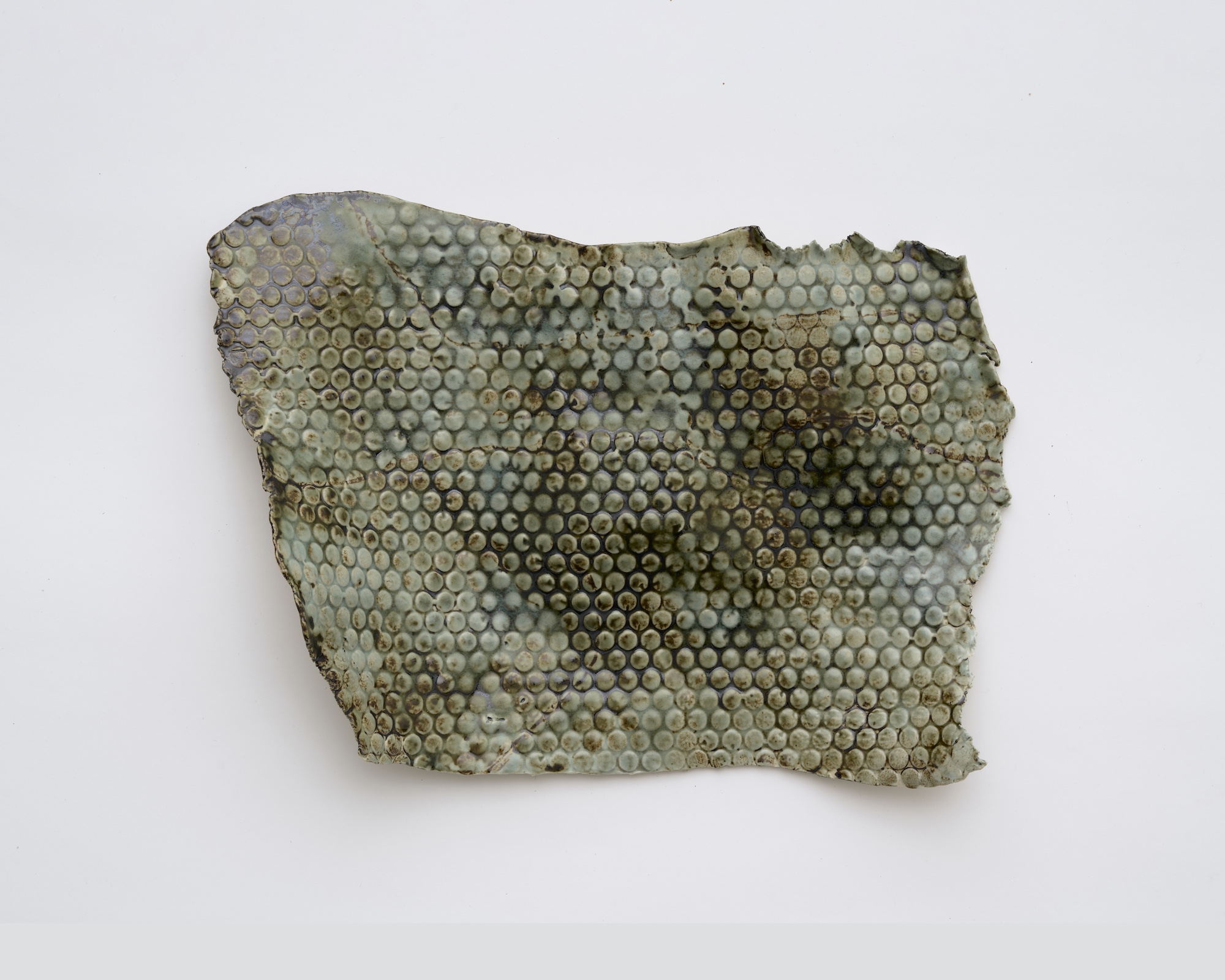 Jeong In Weon, bystander, 2024, ceramics, 24x34x7.5cm